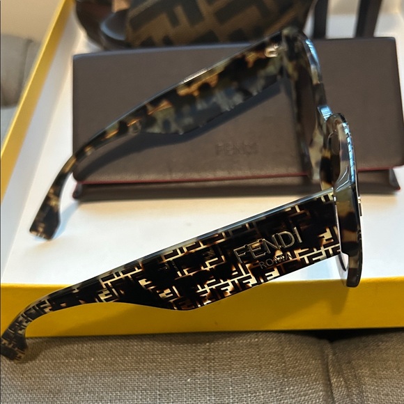 Fendi Tortoiseshell Sunglasses with Gold Accents main image 4